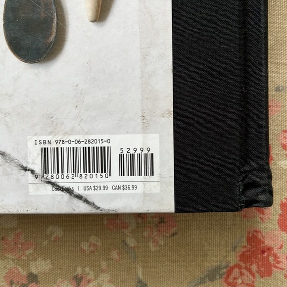 Magnolia Table Recipes Cookbook, Joanna Gaines, Home and Garden Cooking Baking - Picture 4 of 13